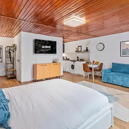 Art-inspired, Designer Apartmán